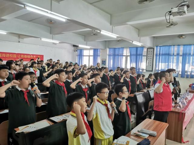 禁毒宣傳進校園，讓青春綠色無毒 (2).jpg