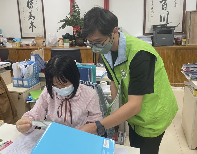 三鄉(xiāng)鎮(zhèn)開展“禁毒防艾進廠企，筑牢拒毒防護墻”宣傳活動圖片1_副本.jpg