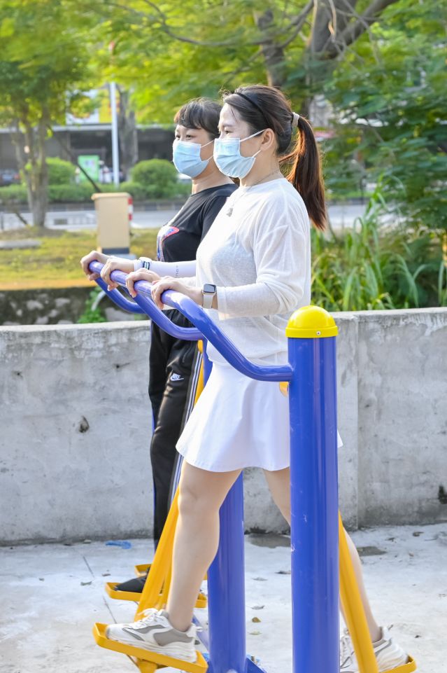 221111-【公益體彩進(jìn)社區(qū)-南區(qū)】守護(hù)健康，有我添“彩” 公益體彩走進(jìn)中山良都社區(qū) (156).