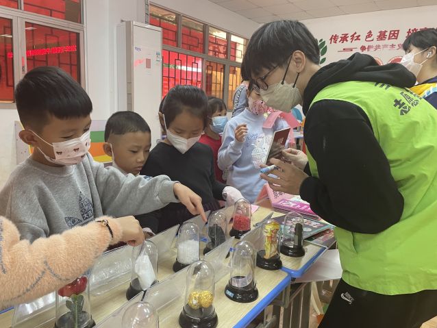三鄉(xiāng)鎮(zhèn)開展“揚(yáng)眉‘兔’氣賀新春，禁毒相伴過新年”活動(dòng)圖片2.JPG